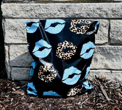 Leopard turquoise lips 14x17 premium poly mailers